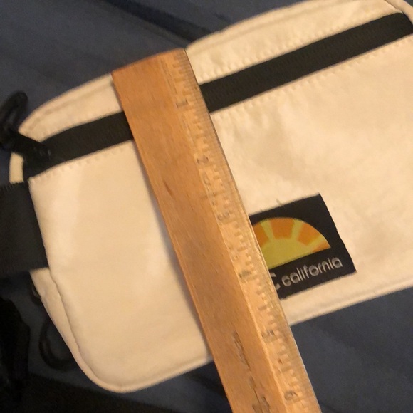 Small C&Ccalifornia FannyPac VNTG?Purse Crossbody 8”x5”x2”Washable Nylon - Picture 8 of 9
